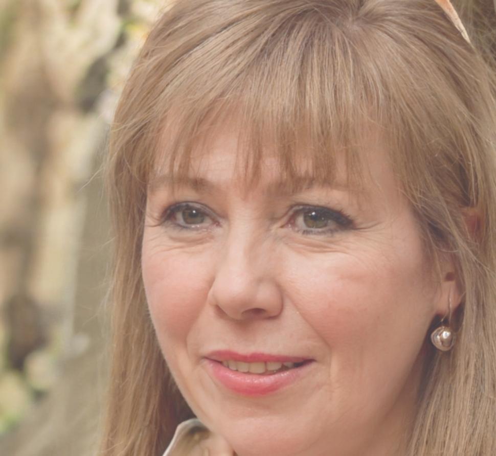 Portrait de Camille Dubois, experte en prévention des fraudes